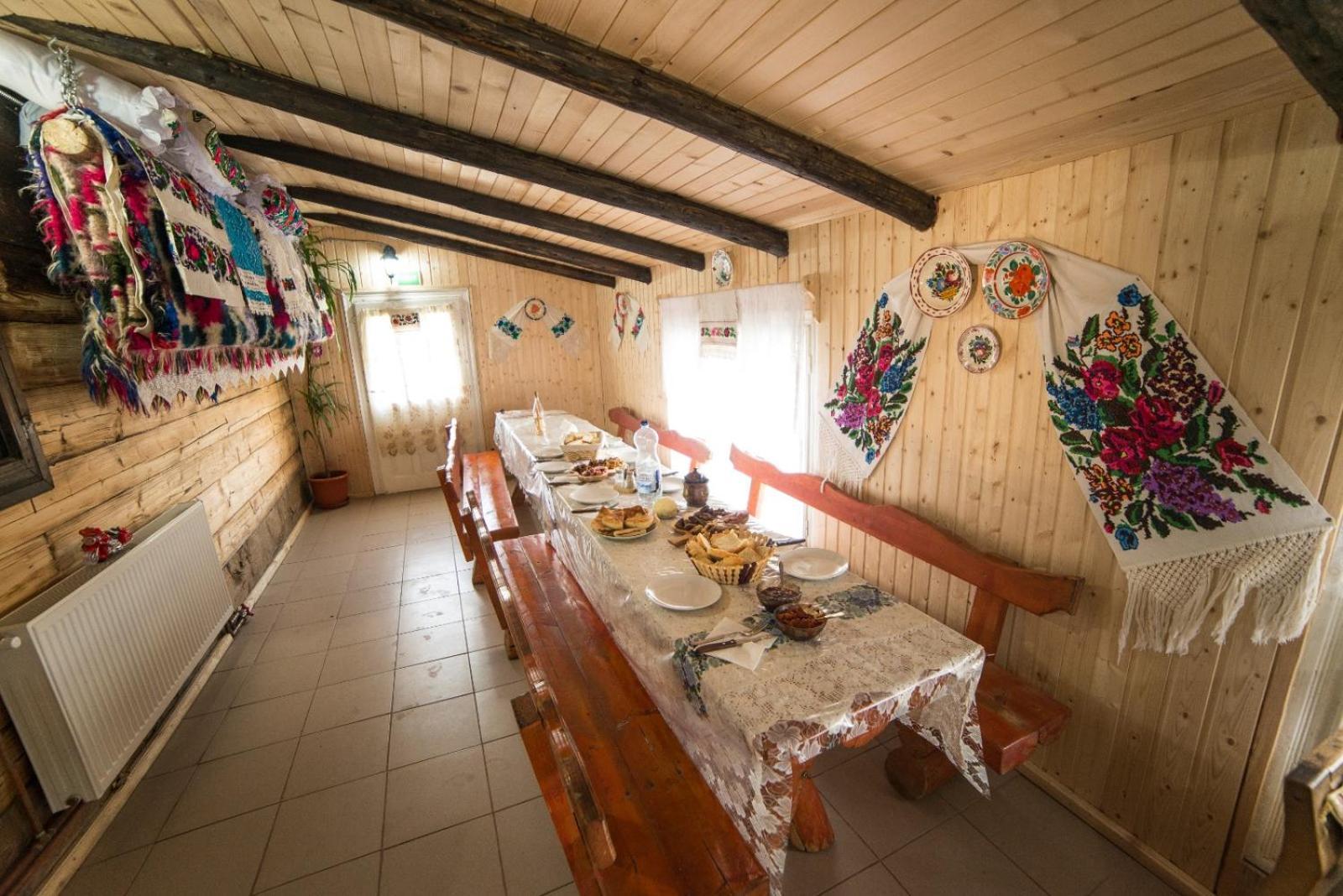 Complex Traditional Casuta Bunicilor-Breb Extérieur photo