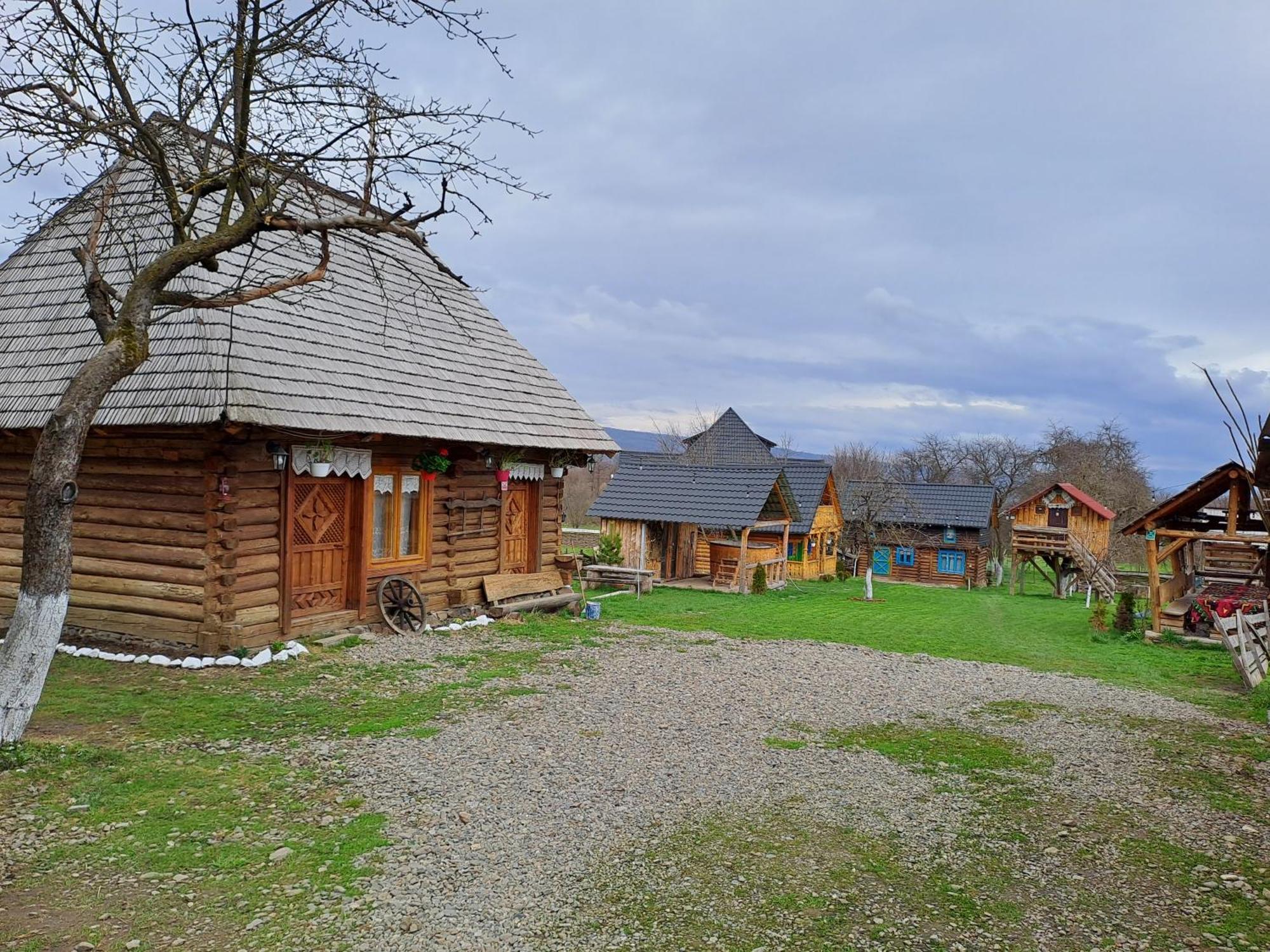 Complex Traditional Casuta Bunicilor-Breb Chambre photo