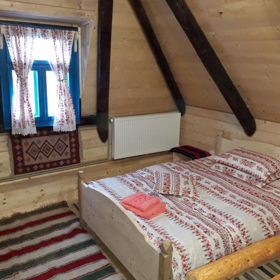 Complex Traditional Casuta Bunicilor-Breb Extérieur photo